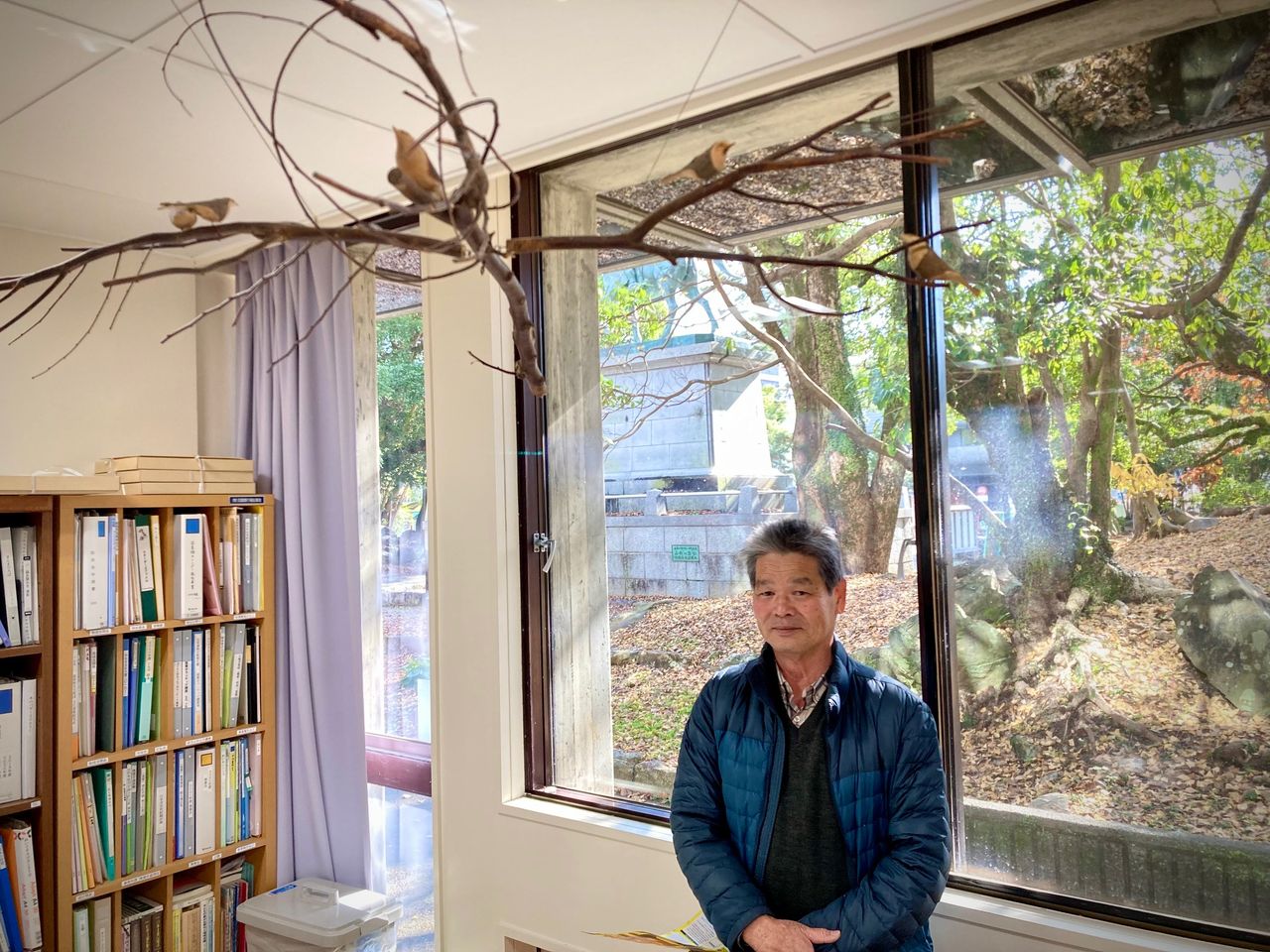 写真：木育インストラクターの堀田幸雄さんです。
