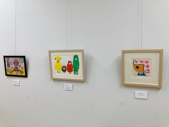カレンダー2026原画展　村岡さん、柴田さん、松林さんの作品の写真