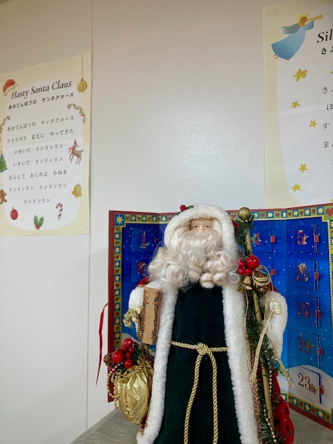 写真：サンタクロースの人形です